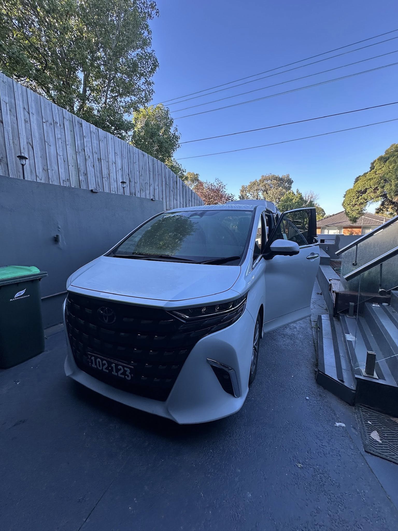 Toyota Alphard luxury people mover